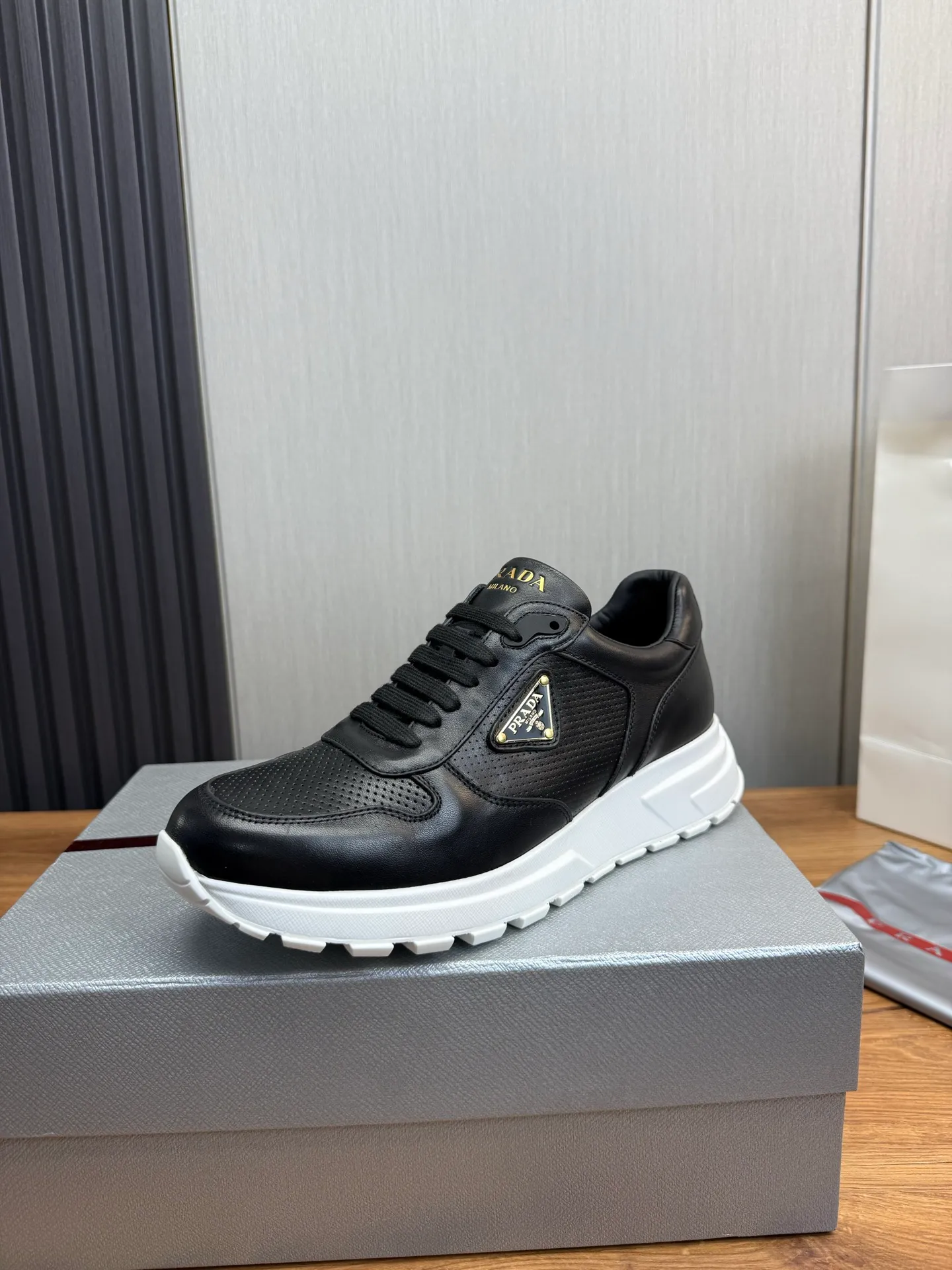 Men's shoes 💰580💰 [PRADA] Men's shoes are popular in the counter, official website is synchronized, 1 high-quality shipment ✔️Original cowhide punching + cowhide lining, 1🆚1 replica, original sole, 38-45 (45 customized, non-refundable)
